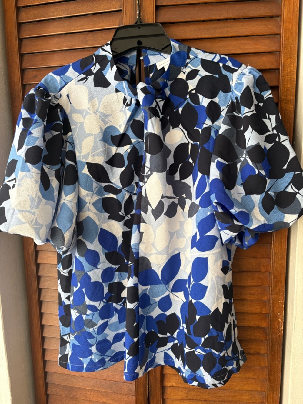 Liz Claiborne Blue, Black & White Leaf-Print Blouse